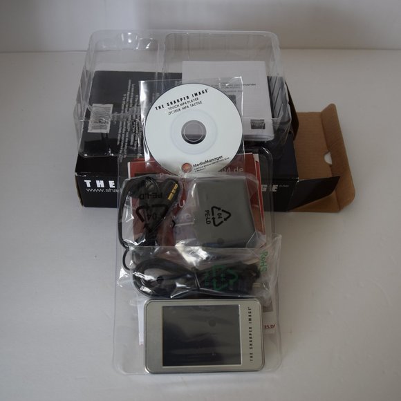 Avon The Sharper Image Touch MP4 Player - Picture 1 of 5